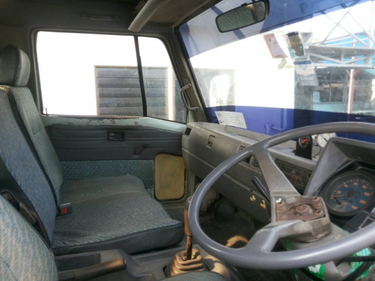 รถบรรทุก 6 ล้อใหญ่  HINO 3 ตัน 2 ปอก รุ่น FC2WHLA ราคา 390,000 บ.