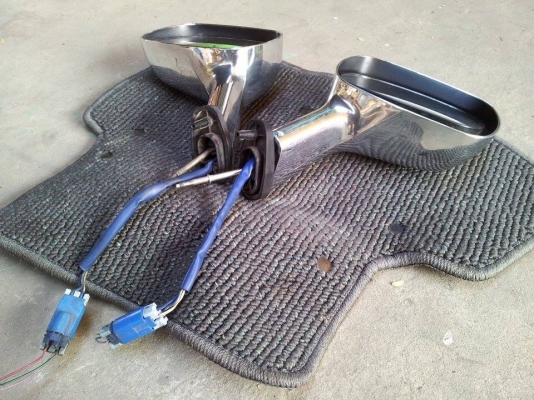 กระจกมองข้างโครเมี่ยม Datsan Japan ปรับไฟฟ้า หายาก