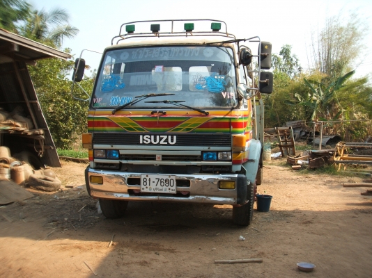 ขายรถบรรทุกสิบล้อ อีซูซุร็อกกี้ 2 เพลา เครื่องยนต์ 175 แรงม้า คัตซีดี เครื่องดี มีสโลว์กลาง