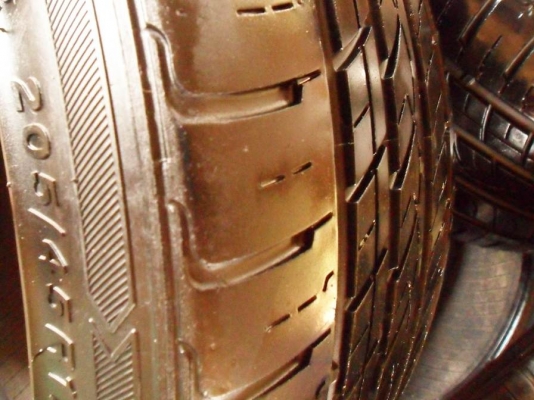 ยางขอบ17 ขนาด 205-45-R17ลงพื้นปลายปี12(4เส้น2,600บ)ดอกหนามาก80\% ยางขอบ17 ขนาด 205-45-R17ลงพื้นปลายปี12(4เส้น2,600บ)ดอกหนามาก80\%