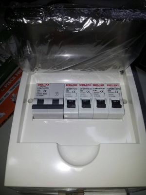 ขายตู้พร้อมเบรกเกอร์ ของใหม่ครับ
