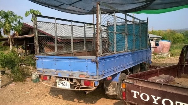 ขาย 6 ล้อ ISUZU NKR 130 ห้างแท้ปี 48 สภาพสวยเดิม คัสซีสวยตลอดเส้น เครื่องดี เพาวเวอร์ แอร์เย็น ทะเบียนเต็มพร้อมโอนครับ