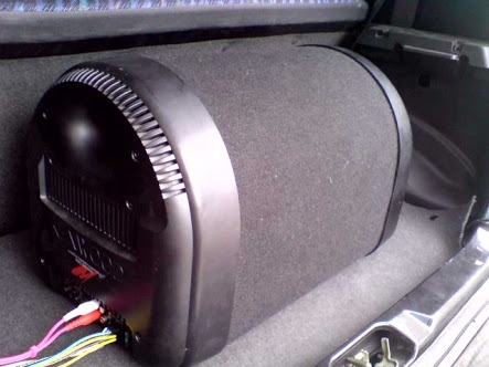 10 นิ้ว Kenwood Subwoofer มือ 2 จากญี่ปุ่น 10 นิ้ว Kenwood Subwoofer มือ 2 จากญี่ปุ่น