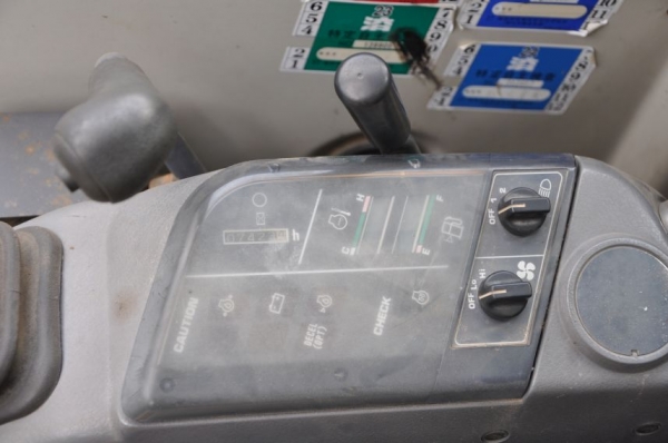 ขายแบคโฮkomatsu PC35-8 มีลายหัวแย็ก ใบมีดดัน3ทิศทาง สวยเดิมจากญี่ปุ่น 440,000เท่านั้น!!