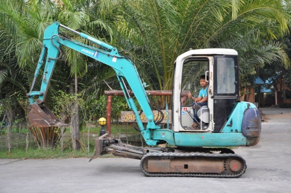 ขายแบคโฮkomatsu PC35-8 มีลายหัวแย็ก ใบมีดดัน3ทิศทาง สวยเดิมจากญี่ปุ่น 440,000เท่านั้น!!