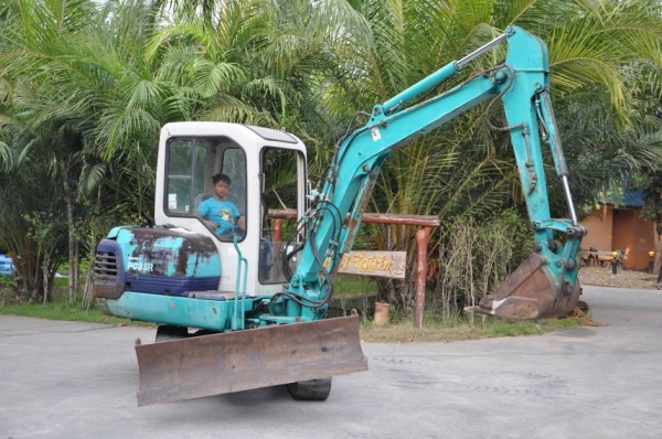 ขายแบคโฮkomatsu PC35-8 มีลายหัวแย็ก ใบมีดดัน3ทิศทาง สวยเดิมจากญี่ปุ่น 440,000เท่านั้น!!