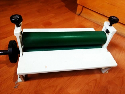 ลูกกลิ้ง ใช้ติดสติกเกอร์