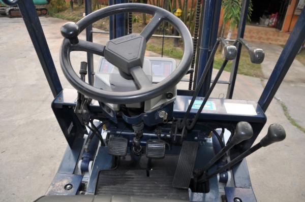 ขายFORKLIFT KOMATSU FG-15 (1.5ตัน)(เสาสูง4เมตร)สวยเดิมจากญี่ปุ่น ยังไม่เคยใช้ในไทย 135,000เท่านั้น!!