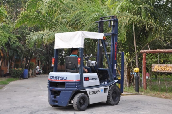 ขายFORKLIFT KOMATSU FG-15 (1.5ตัน)(เสาสูง4เมตร)สวยเดิมจากญี่ปุ่น ยังไม่เคยใช้ในไทย 135,000เท่านั้น!!