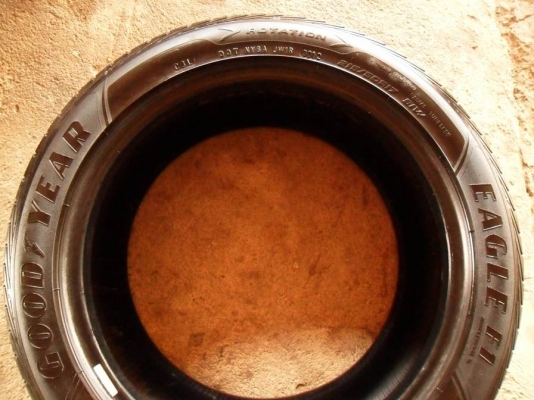 ยางขอบ17 กู๊ดเยียร์ 215-50-R17ลงพื้นปลายปี12(4เส้น3,400บ)ดอกหนามาก90\% ยางขอบ17 กู๊ดเยียร์ 215-50-R17ลงพื้นปลายปี12(4เส้น3,400บ)ดอกหนามาก90\%