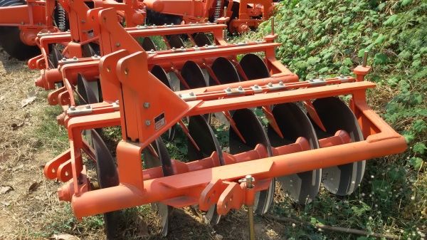 ลดล้างสต๊อค หางไถพรวนใหม่ ตราช้าง DH226 D-H ใชักับ L34-L36  ราคา 28000 บาท