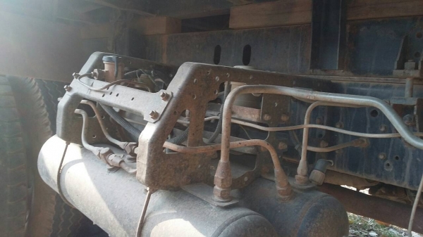 รถอีซูซุ 6 ล้อดั้ม FTR 32F - R  195 แรงม้า. ปี 39   สนใจติดต่อ 081 - 6079515