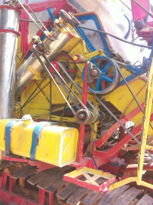 ขายด่วน รถเกี่ยว+เทรลเลอร์หัวยาว รถเกี่ยวข้าวเกษตรพัฒนา ไอ้หนุ่มไวไฟ ขายคู่กันกับรถหัวยาวเทรลเลอร์หางพับไฮดรอลิกส์ เครื่องยนต์ 175 แรง 6BG1 สภาพดีสวยทั้งคู่พร้อมใช้งานได้เลยครับ รถเกี่ยวเครื่อง 210 HP 6HH1 ปั๊มไดกิ้น 22 ช่วงล่าง 10HT  รถเทรลเลอร์เอกสารเล่