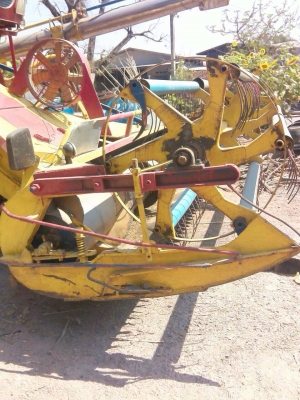 ขายด่วน รถเกี่ยว+เทรลเลอร์หัวยาว รถเกี่ยวข้าวเกษตรพัฒนา ไอ้หนุ่มไวไฟ ขายคู่กันกับรถหัวยาวเทรลเลอร์หางพับไฮดรอลิกส์ เครื่องยนต์ 175 แรง 6BG1 สภาพดีสวยทั้งคู่พร้อมใช้งานได้เลยครับ รถเกี่ยวเครื่อง 210 HP 6HH1 ปั๊มไดกิ้น 22 ช่วงล่าง 10HT  รถเทรลเลอร์เอกสารเล่