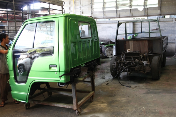 พัชรภัทร เซอร์วิส  รับซ่อมรถบรรทุก 4-10 ล้อ นอกสถานที่