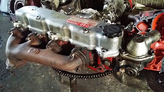 พัชรภัทร เซอร์วิส  รับซ่อมรถบรรทุก 4-10 ล้อ นอกสถานที่