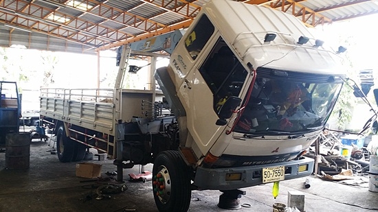 พัชรภัทร เซอร์วิส  รับซ่อมรถบรรทุก 4-10 ล้อ นอกสถานที่