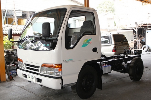 พัชรภัทร เซอร์วิส  รับซ่อมรถบรรทุก 4-10 ล้อ นอกสถานที่