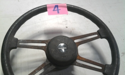 ขาย พวงมาลัย รถเก่าครับ มีหลายรุ่น สนใจสอบถามรายละเอียดได้ครับ