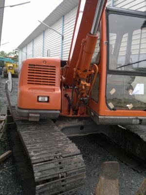 รถขุด KOBELCO  SK60-3 ซีเรียลสูง ปี96 เครื่องเต็ม แอร์เย็น รถนอกนำเข้า สภาพดีครับไม่เคยใช้ในไทย มาถึงแล้วครับ  ติดต่อ มานะ 085-9049669