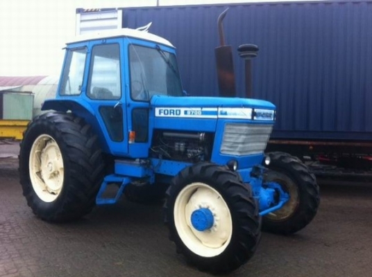 ขายด่วน. รถแทรกเตอร์ 80-99 แรงม้า Ford 8700