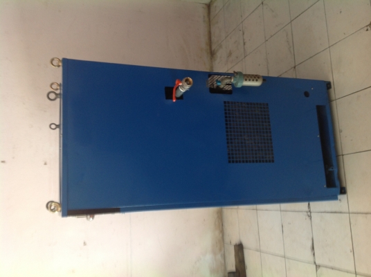 เครื่องปั๊มลม ยี่ห้อ kobelco  ขนาด10เเรง มีเเอร์ไดเออร์ในตัว