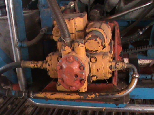 ขายด่วนรถเกรี่ยวข้าวพรกินรีและสมคิดการช่าวเป็นรถอุ่ม2.9ตัน