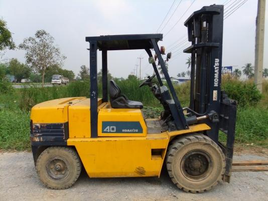 ขายรถยก KOMUTSU รุ่น 5 ขนาด  4 ตัน  เสาสูง 3.50  เมตร