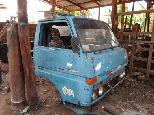 ขายรวม เครื่อง+กระบะ+ ถังน้ำมันหม้อน้ำ +ของรถกลางโตโยต้าไดน่า 4 ล้อกลาง