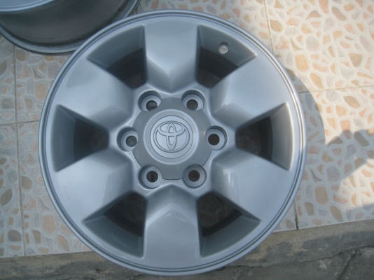 ขายล้อแม็กเดิม Toyota Vigo 15"x7" et 30 6รู139 (081-3747940)