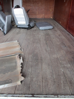 ขายตู้แห้ง 3 บาน ยาว5เมตร สภาพดี ขายตู้แห้ง 3 บาน ยาว5เมตร สภาพดี