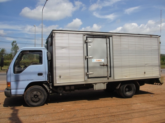 ขายตู้แห้ง 3 บาน ยาว5เมตร สภาพดี