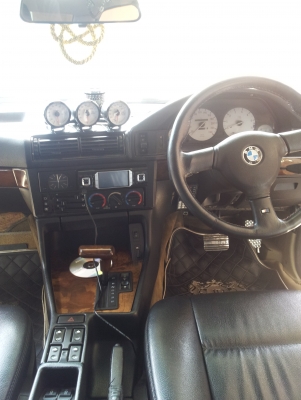 ขายBMW520Iปี90สีขาวแต่งVIPสภาพสวย