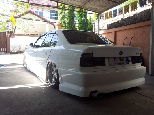 ขายBMW520Iปี90สีขาวแต่งVIPสภาพสวย
