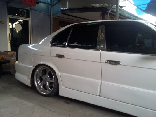 ขายBMW520Iปี90สีขาวแต่งVIPสภาพสวย