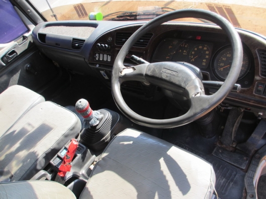 ISUZU DECA ปี97 10ล้อ เพลาเดียว รถห้าง ISUZU DECA ปี97 10ล้อ เพลาเดียว รถห้าง