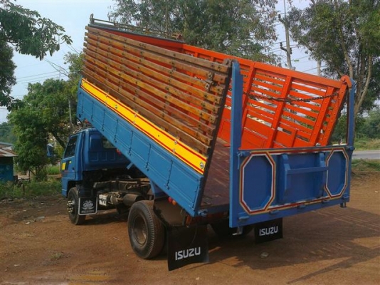 ขายด่วน รถหกล้อดั้มพ์ ISUZU 115 หน้า-หลัง F เกียร์ lock ขายด่วน รถหกล้อดั้มพ์ ISUZU 115 หน้า-หลัง F เกียร์ lock