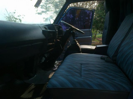 ขายด่วน รถหกล้อดั้มพ์ ISUZU 115 หน้า-หลัง F เกียร์ lock ขายด่วน รถหกล้อดั้มพ์ ISUZU 115 หน้า-หลัง F เกียร์ lock