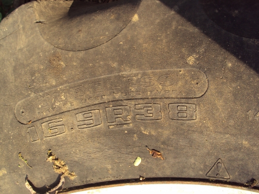 ขายกระทะล้อรถไถฟอร์ด ขอบ 38 เดิมๆติดรถมา