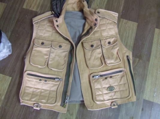 ขายเสื้อกั๊กใว้ใส่ขับรถเท่ ฯ