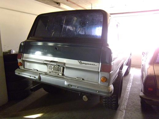 ขายด่วน  jeep wagoneer ปี 2507