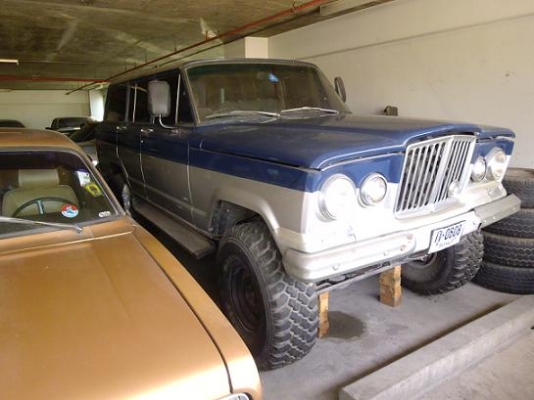 ขายด่วน  jeep wagoneer ปี 2507