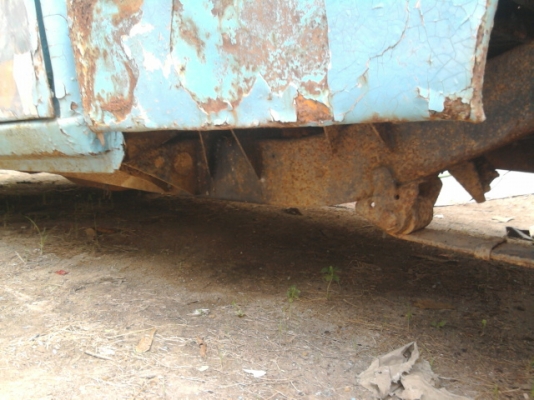 ขาย ดัทสัน 521 เกียร์คอ เครื่องติดมีทะเบียนพร้อมชุดโอน มี 2 คันน