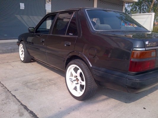 ขาย!!!!!มาสด้าเก๋งแต่ง ของแต่งให้หมด ปี31 รถสีสวยคับ เครื่องยนต์เบ็นซิลประหยัดน้ำมัน พร้อมใช้ ทะเบียน+เอกสารโอน ภาษีหมดไม่หมด 088-2197709