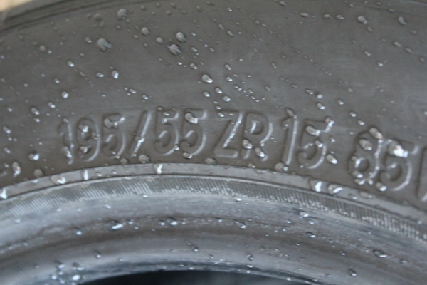 ขายยางยุ่นมือสอง NITTO NT555 195/55R15 ปี10 สภาพนางฟ้า