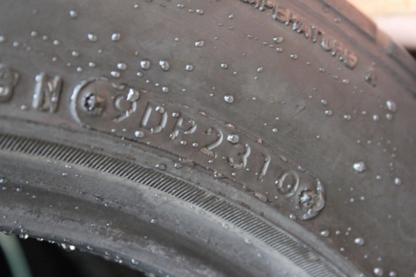 ขายยางยุ่นมือสอง NITTO NT555 195/55R15 ปี10 สภาพนางฟ้า