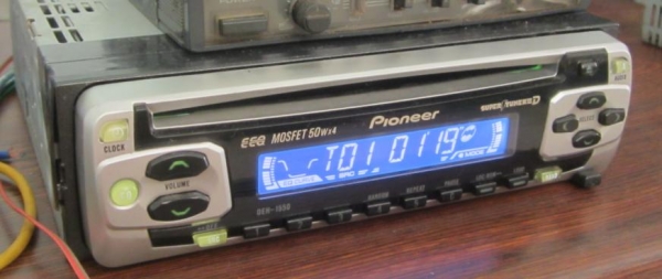 มีคลิปให้ดู!!  วิทยุ CD 1din ของ Pioneer รุ่น DEH-550