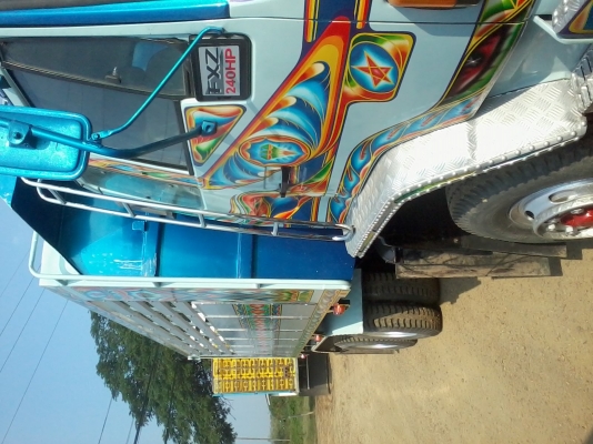 อีซูซุ 240 หัวขาวตัวแรกปรับปรุงเพิ่มเติมแก้ไขตบแต่งให้ดูเหมือนรถใหม่ พร้อมใช้ยางใหม่ เครื่องดีครัดีสวยช่วงล่างเดิมเบรคเดิม ใช้ได้