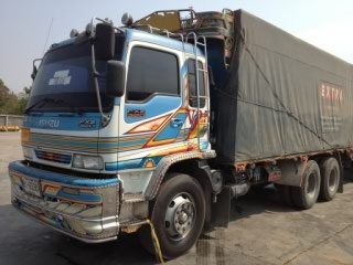 อีซูซุ เดกก้า 320