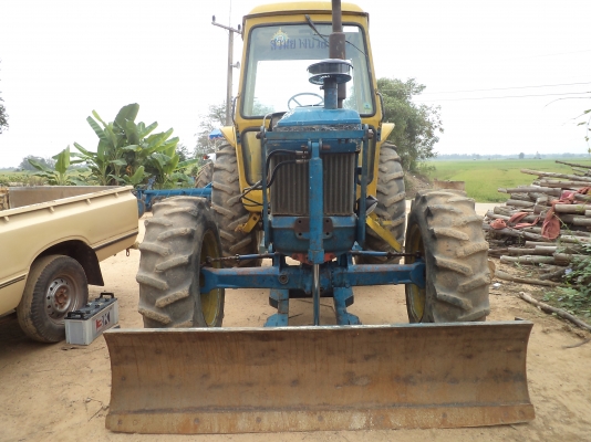 ขายรถไถฟอร์ด 7610 2เพลา ขายรถไถฟอร์ด 7610 2เพลา